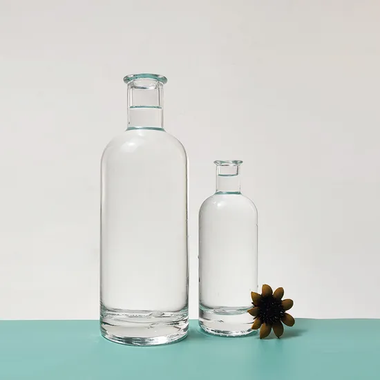 China Glasflaschen Fabrik Großhandel Custom Design 500 ml 750 ml klare leere Gin Whiskey Likör Brandy Wodka Weinglasflasche